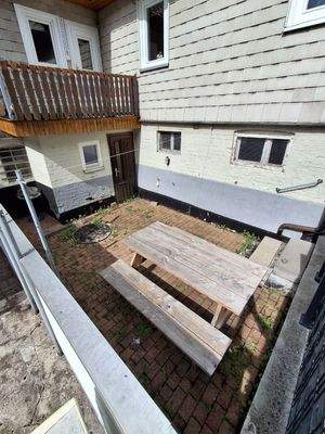 Sitzplatz hinter dem Haus