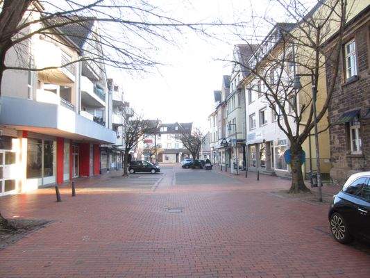 DIE MEESMANNSTRASSE MIT PARKMÖGLICHKEITEN