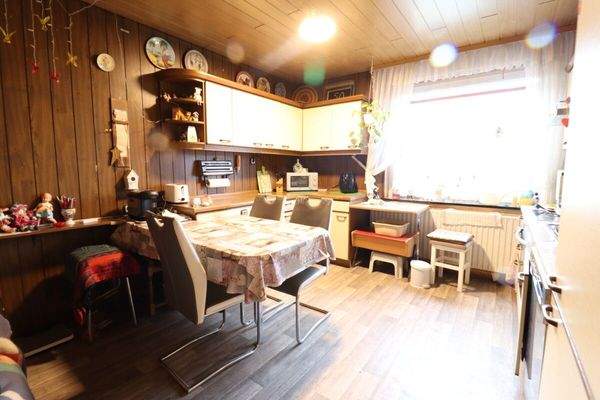 Küche mit Essplatz EG