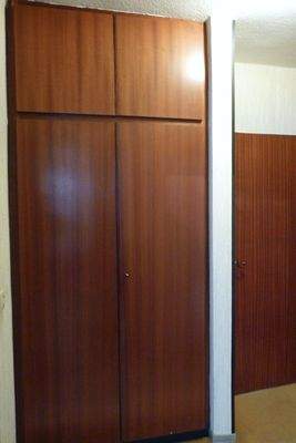 1 von 2 Einbauschränken im Flurverteiler