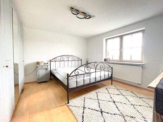 Schlafzimmer 1