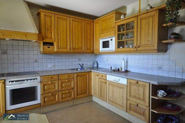 Doppelhaushälfte in Aussichtslage - Küche mit Zugang auf die Terrasse