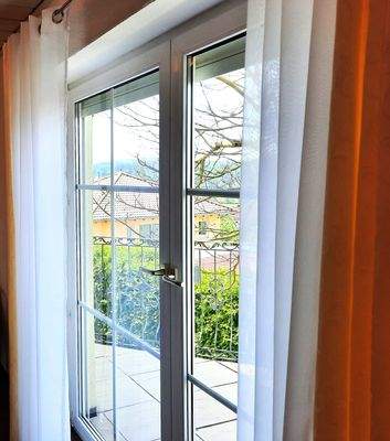 Kunststofffenster m.innen liegenden Sprossen