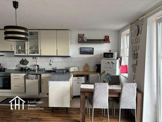 Wohnzimmer mit Küche