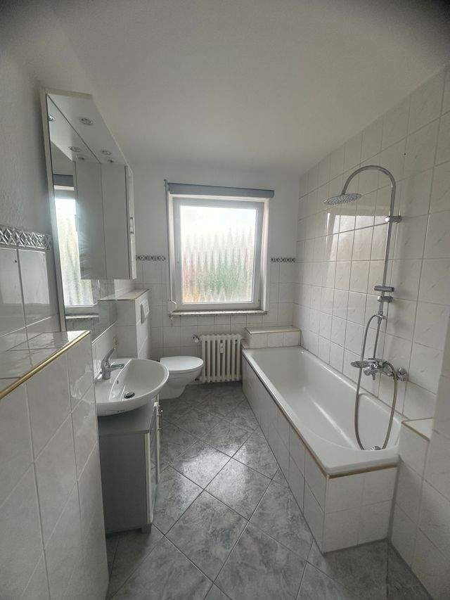 Sehr schöne 4 Zimmer Wohnung mit Wintergarten in Rosdorf - Photo 4