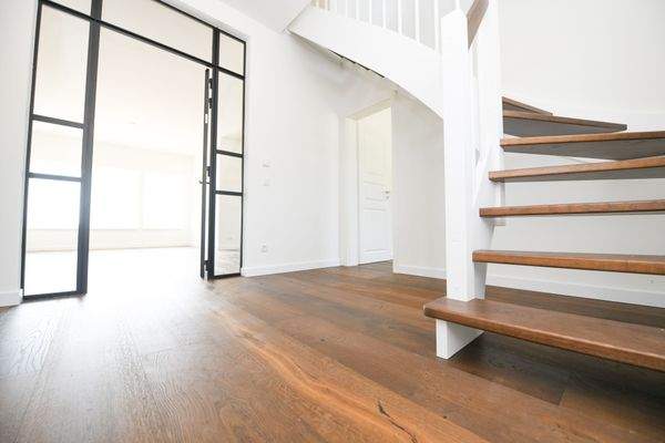 EG - Flur mit Zugang zum DG