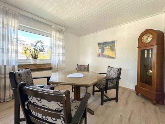 Esszimmer (rechte Wohnung)