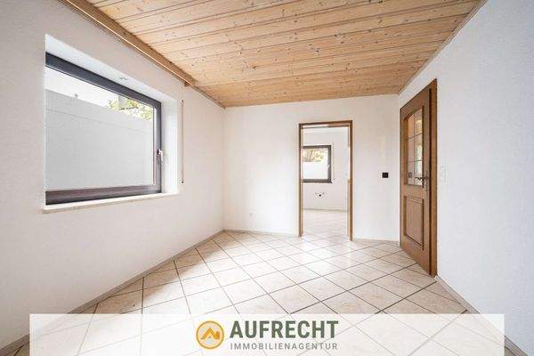 Essbereich mit Blick in die Küche 