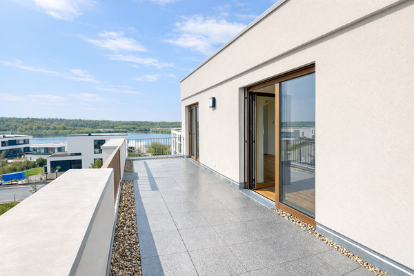 Dachterrasse mit Seeblick