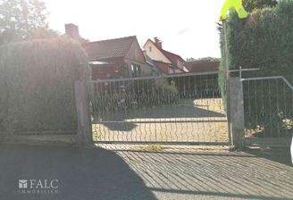  Zufahrtstor zum Grundstück