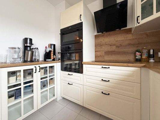 EG Küche: Viel Stauraum für einen gut organisierten Kochalltag