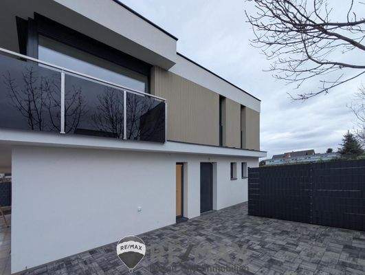 Eingangsbereich_Autoabstellplatz