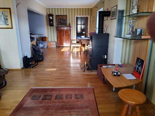 OG Zi 1  mit Dänischem Kaminofen und Blick zu 2.jpg