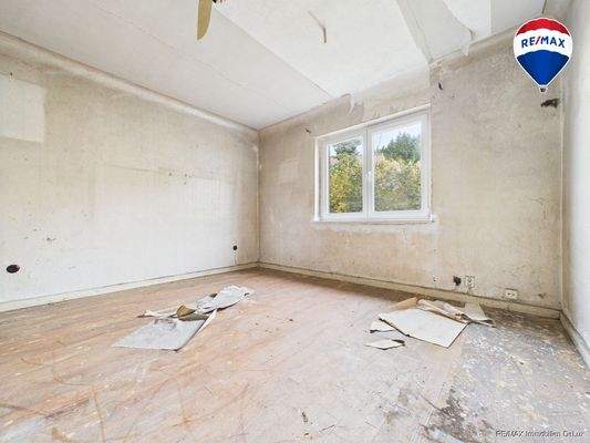 REMAX Immobilien DeLux Einfamilienhau Zimmer Ballweiler Mark Borowicz