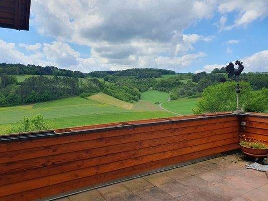 EG: Terrasse mit Ausblick