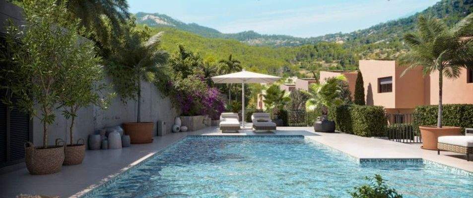 A4-Voltor-Esporles-pool-Mar2024-min