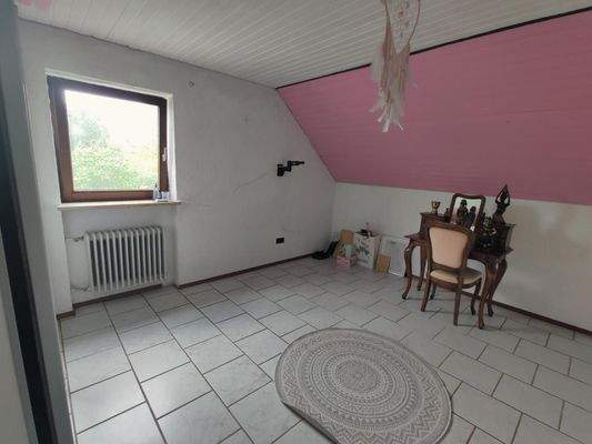 Kinderzimmer im DG.JPG