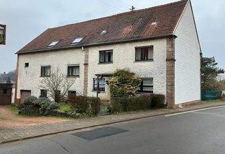 Frontbild + Einfahrt