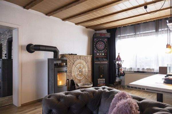 ... ebenfalls mit Kaminofen