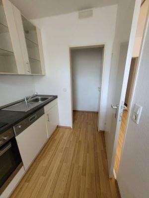 Küche und Abstellkammer.jpg