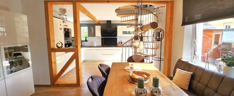 MAISONETTE-WOHNUNG 1.OG