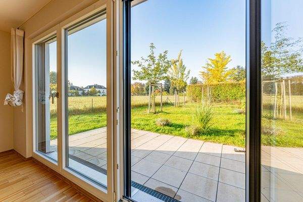 Blick in den Garten (Musterhaus)