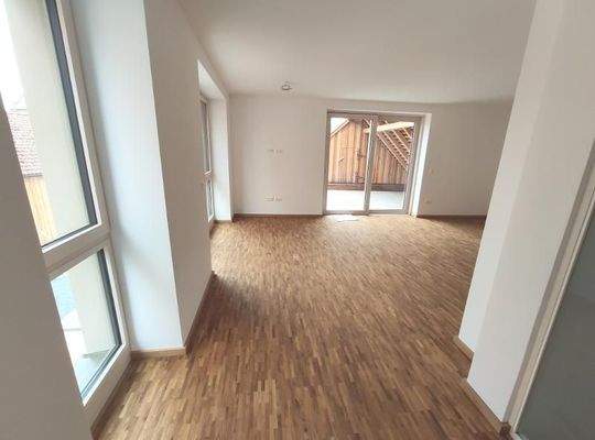 OG: Wohnen mit Zugang zur Terrasse Bild 1