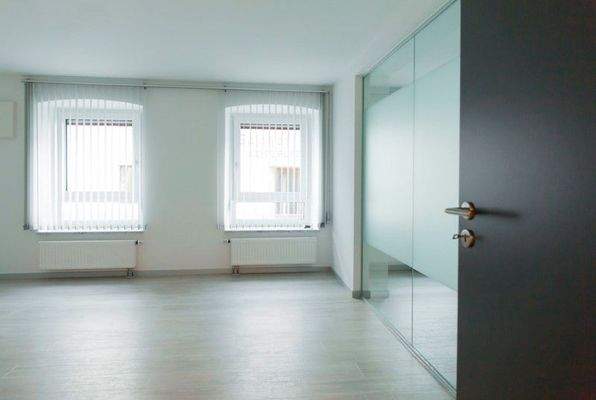 3144-Gewerbefläche-Haupthaus-1