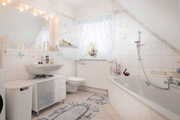 Tageslichbad mit Eckwanne