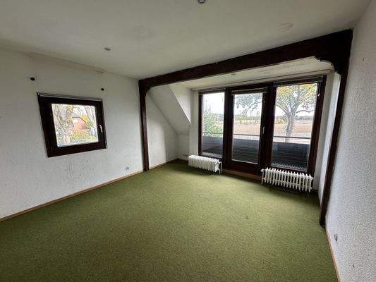 Zimmer OG mit Balkon