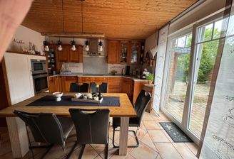 gemütliche Küche mit Ausgang zur Terrasse