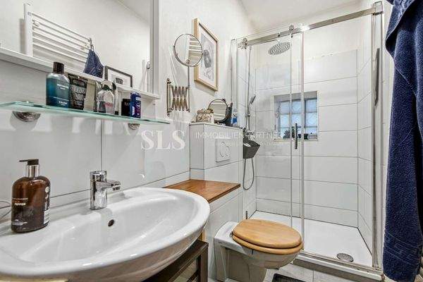 EG rechts Badezimmer