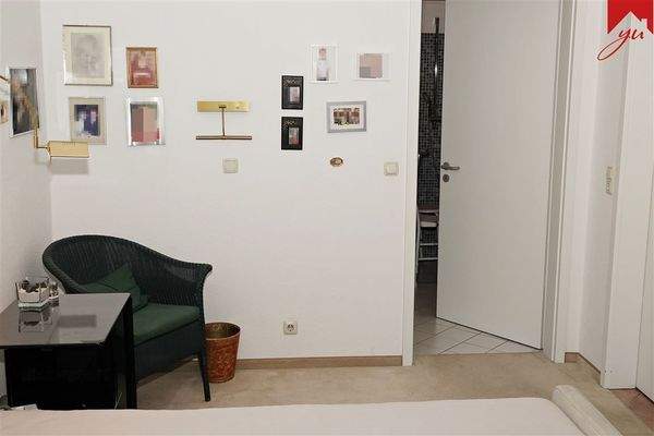 Schlafzimmer Bild III