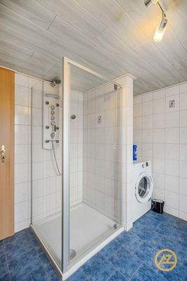 Badezimmer mit Dusche