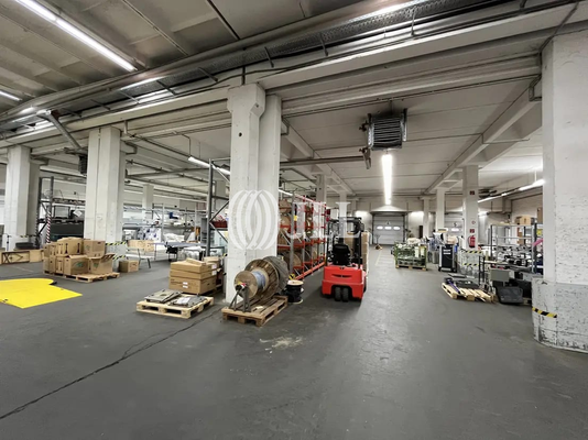 Halle Innenansicht - ET