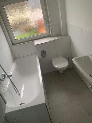 Tageslichtbad mit Badewanne.jpg