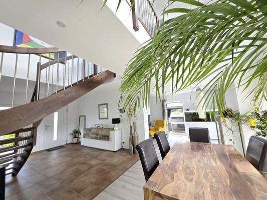 Treppenaufgang im Essbereich