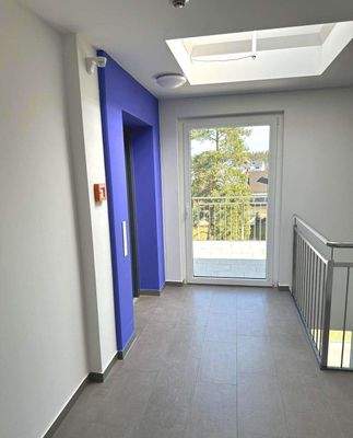 Hausflur 3. OG mit Aufzug