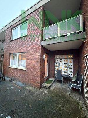 Außenansicht mit Terrasse