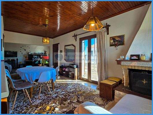 d1f0de6a3d5841428655b3c5c44aaff8-original