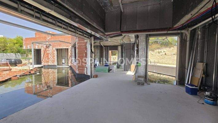 Elegant Southwest-Facing House in Exclusive Las Colinas Golf