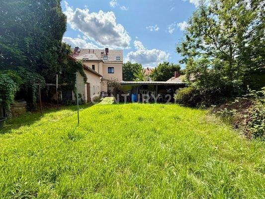 Uneinsichtiger Garten