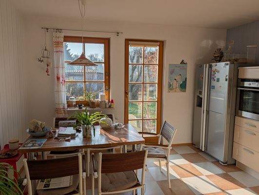 Küche mit Terrassentür