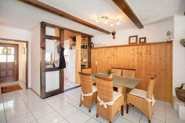 Essbereich mit Küche