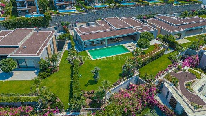 Modern House with Wide Sea Views in a Beach Complex in Yalıkavak