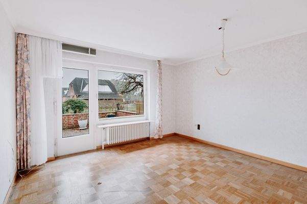 Wohnzimmer mit Gartenblick