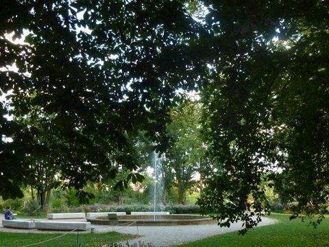 Blick auf Parkanlage