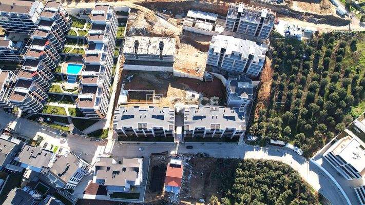 Luxury Apartments in a Complex Near the Beach in Bursa Mudanya