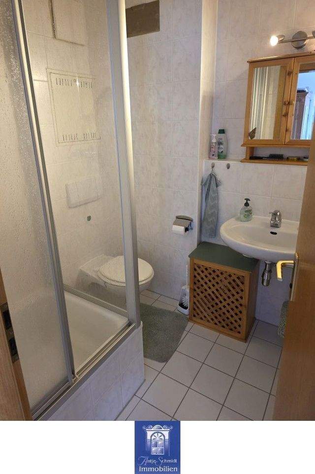 Himmlische und individuelle Dachwohnung mit Balkon - Perfekt für Singles! EBK-Ablöse - Foto 2