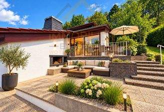 Terrasse neben der Küche 